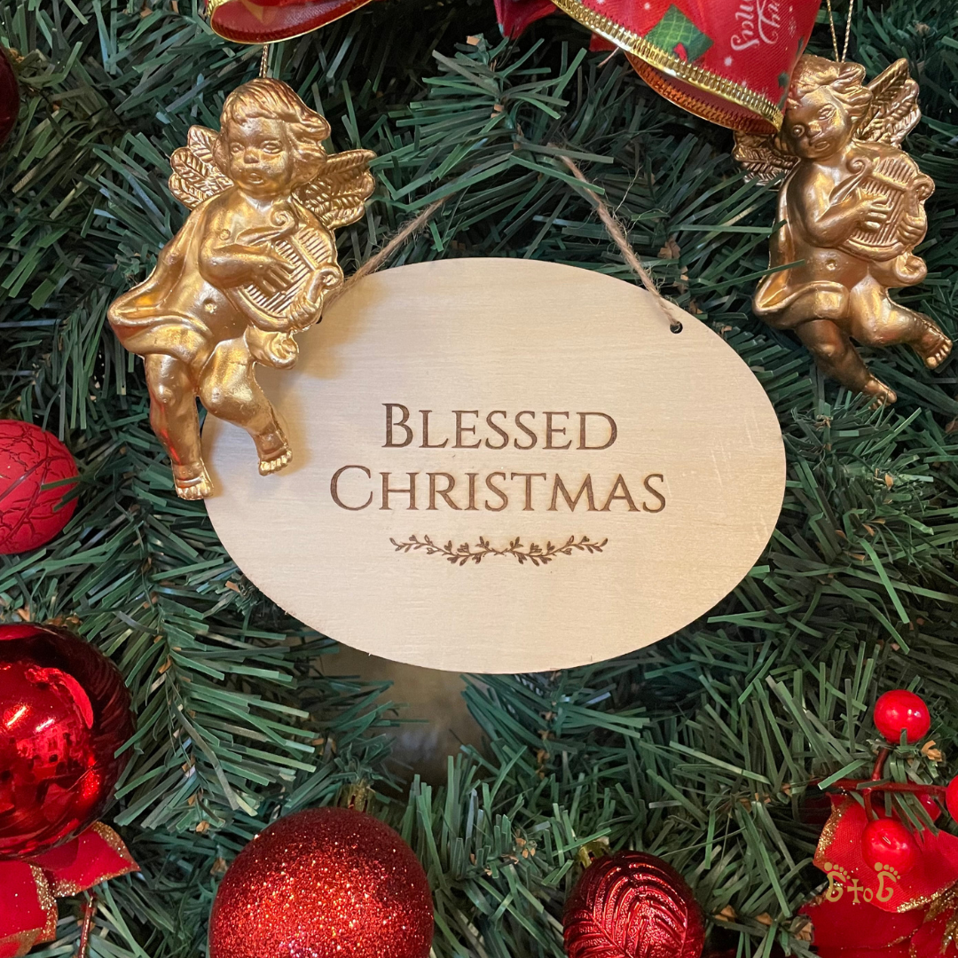 Christmas Door Wreath 20" with Wooden Plaque (Personalisation Available)