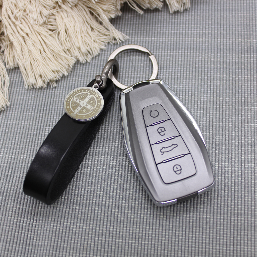 Pocket Medal Prayer Kit - Leather U Shackle Keychain with St Benedict Medal - Black/Brown/Tan
